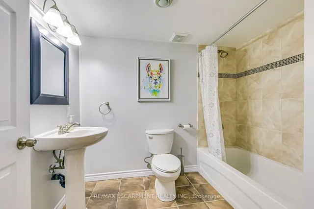 Additional image 37 of 435 March Cres