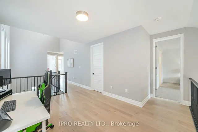 Additional image 24 of 1507 Lakeport Cres