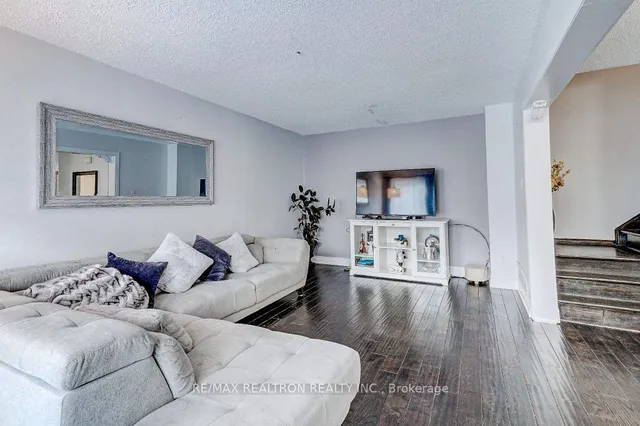 Additional image 11 of 106 Chester Le Blvd Unit 71