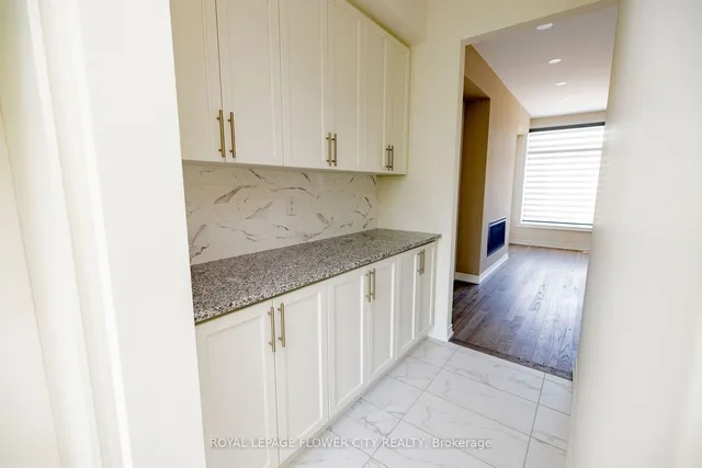 Additional image 19 of 38 Queenpost Dr