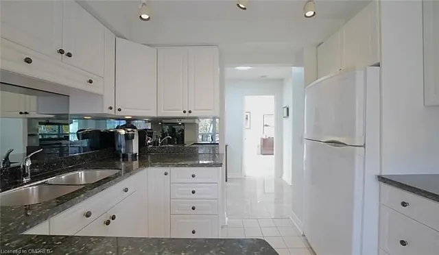 Additional image 11 of 2190 Lakeshore Rd Unit 301