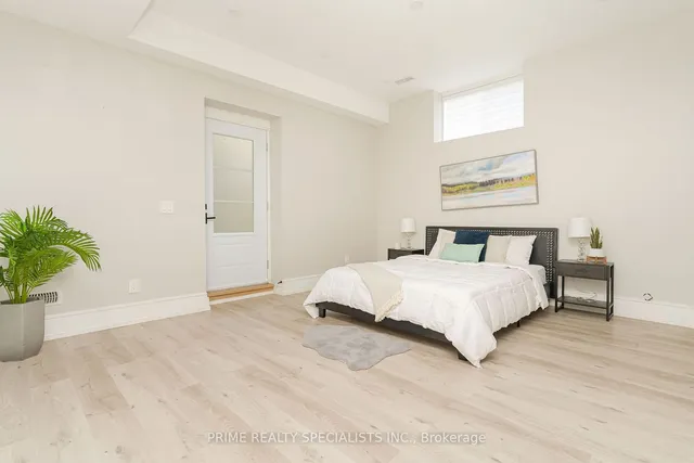 Additional image 32 of 71 Sixteenth St