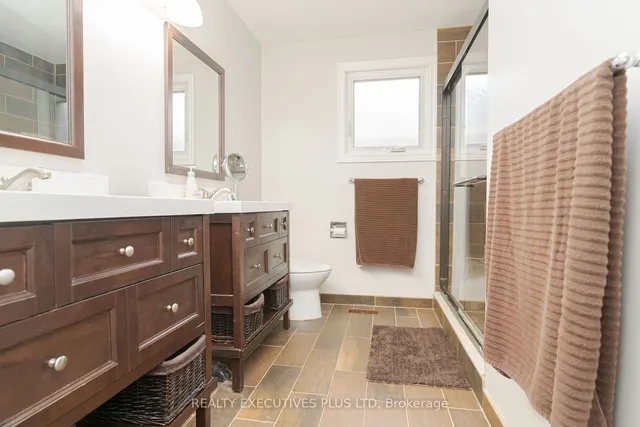 Additional image 22 of 8 Lombardy Cres