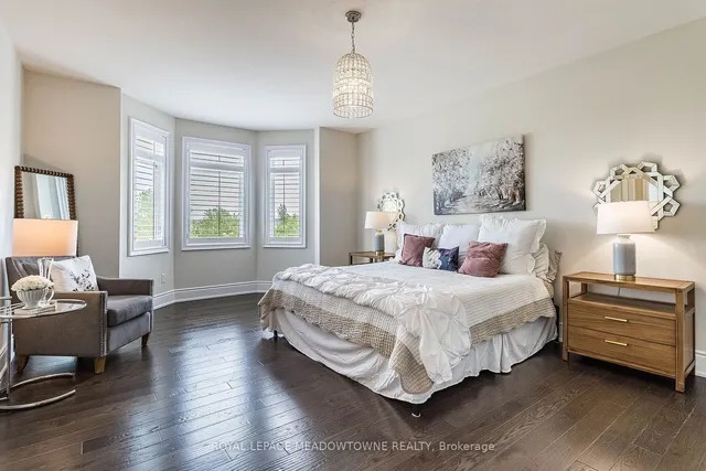 Additional image 12 of 21 Provost Tr