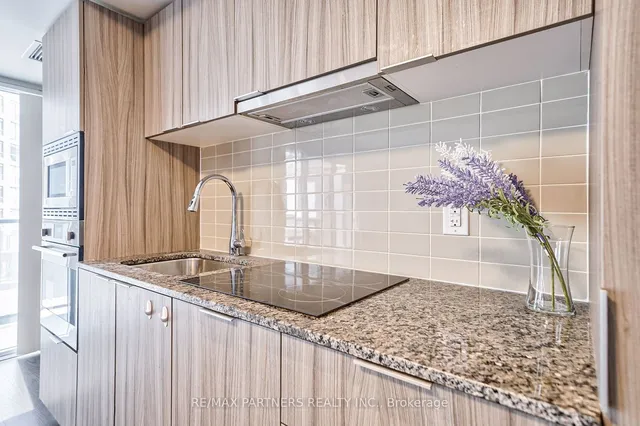 Additional image 10 of 955 Bay St Unit 427