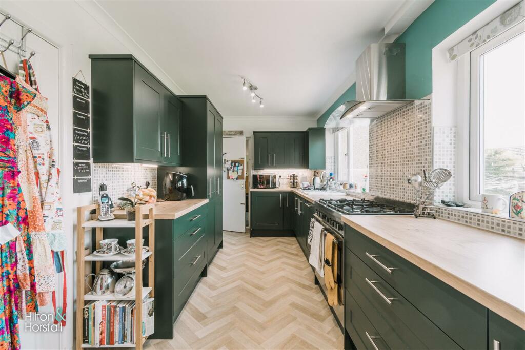 Additional image 8 of Hoarstones Avenue, Fence