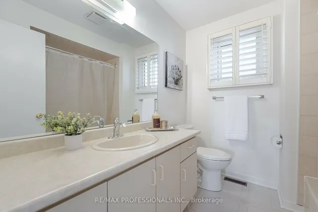 Additional image 23 of 141 Kingsbridge Garden Circ