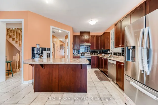 Additional image 8 of 82 Amaranth Cres