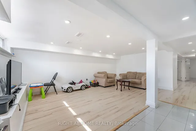 Additional image 28 of 78 Sanford Cres