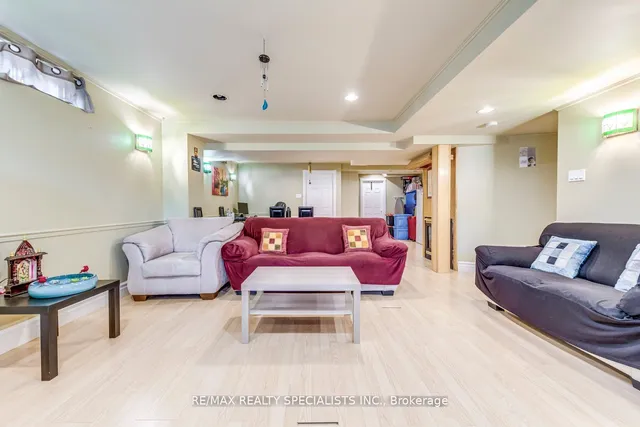 Additional image 29 of 6152 Hardesty Cres