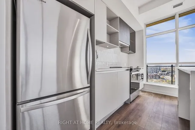 Additional image 13 of 405 Dundas St Unit PH05