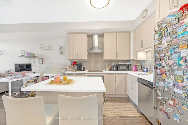 Additional image 9 of 2093 Fairview St Unit 408