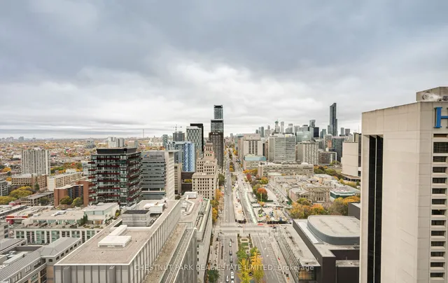 Additional image 33 of 180 University Ave Unit 3206