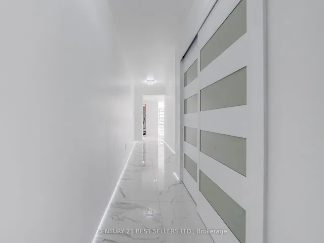 Additional image 8 of 3650 Kaneff Cres Unit 601