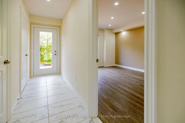 Additional image 5 of 38 Queenpost Dr