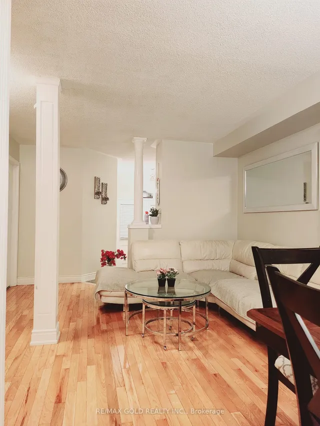 Additional image 3 of 949 Flute Way
