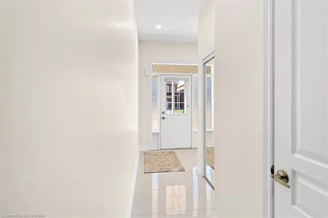 Additional image 16 of 904 Oasis Dr