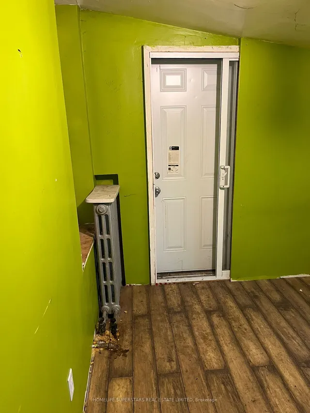 Additional image 12 of 2553 Dundas St