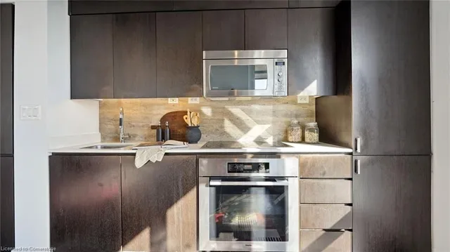 Additional image 15 of 10 Capreol Crt Unit 612