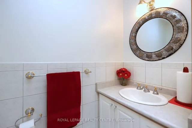 Additional image 31 of 4229 Capilano Crt