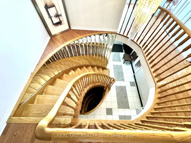 Additional image 33 of 403 Glenashton Dr