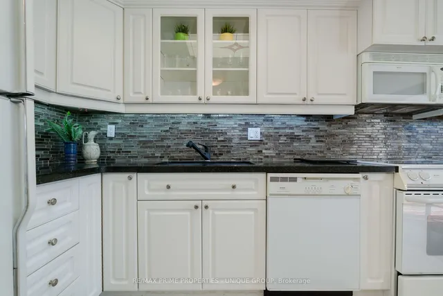 Additional image 12 of 30 Gloucester St Unit 1802