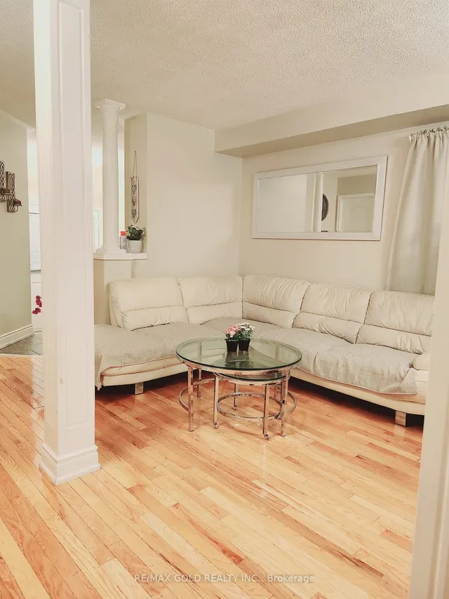 Additional image 4 of 949 Flute Way