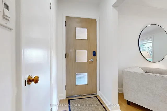 Additional image 5 of 697 George St