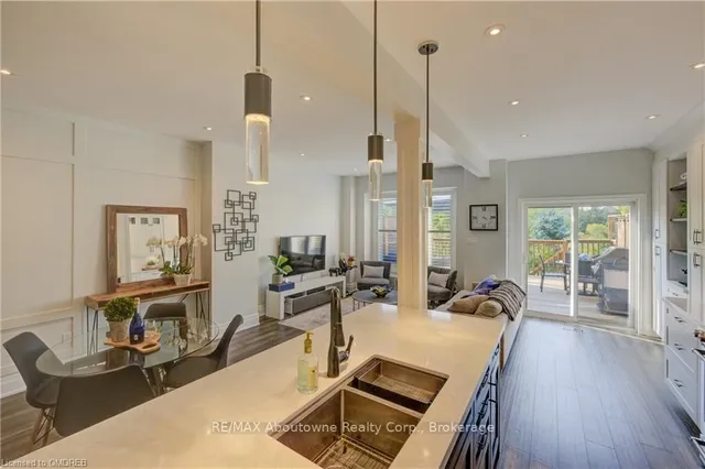 Additional image 8 of 300 RAVINEVIEW Way Unit 36