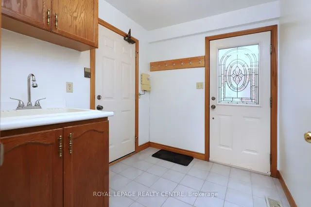 Additional image 24 of 4229 Capilano Crt