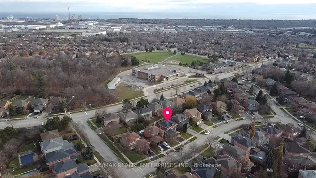 Additional image 35 of 2892 Arlington Dr