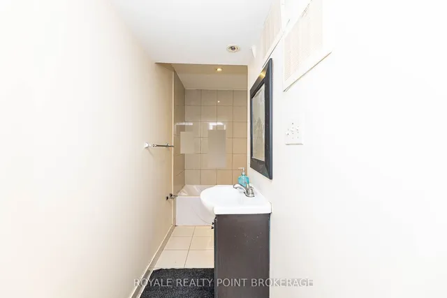 Additional image 28 of 59 Juniper Cres