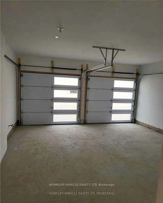 Additional image 23 of 21 Moorcroft Pl