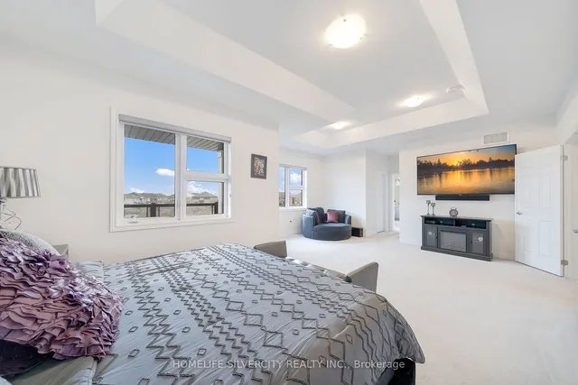 Additional image 17 of 398 Spyglass Green