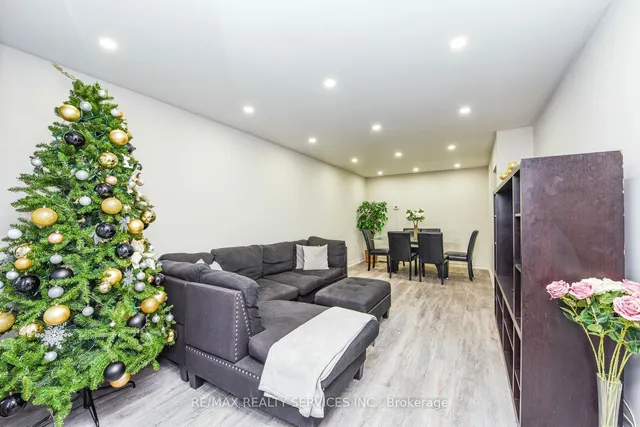 Additional image 10 of 3646 Corliss Cres