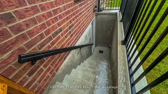 Additional image 34 of 33 Junior Rd