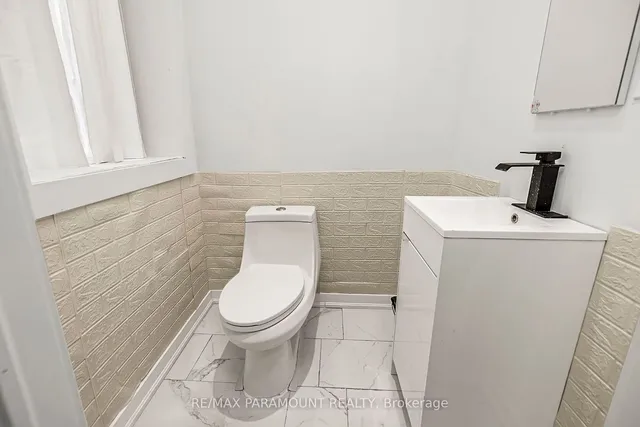 Additional image 13 of 121 Mulock Ave