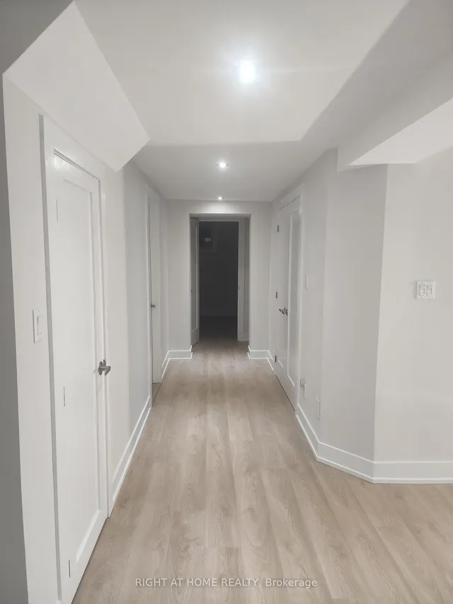 Additional image 23 of 32 Del Ria Dr