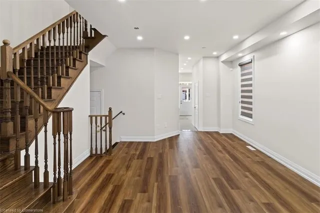 Additional image 18 of 904 Oasis Dr