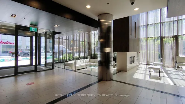 Additional image 3 of 320 Richmond St Unit 810