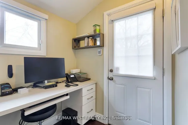 Additional image 15 of 96 Roncesvalles Ave