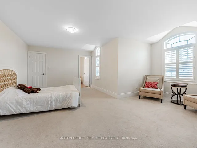 Additional image 19 of 54 Viewmount Cres