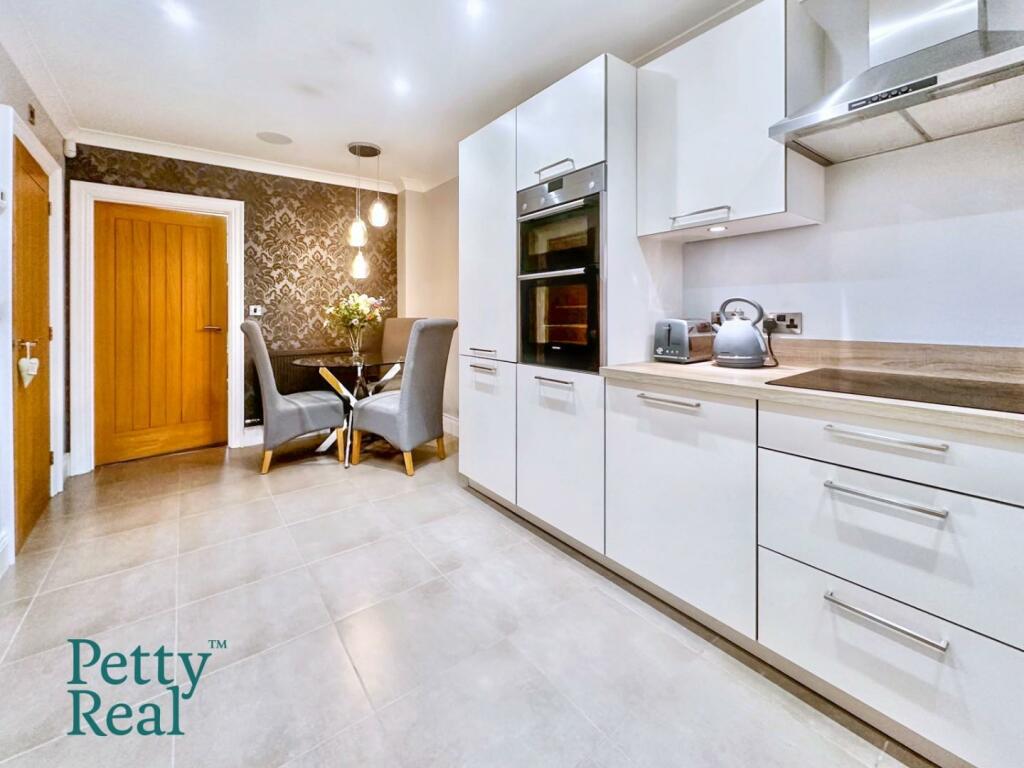 Additional image 14 of Field Top Court, Fence