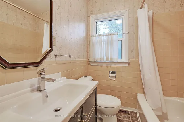 Additional image 29 of 7 Calderon Cres