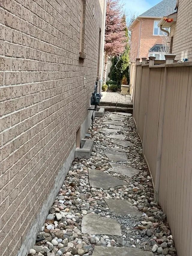 Additional image 23 of 2383 Hilda Dr