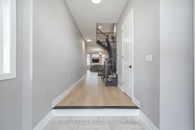 Additional image 5 of 1507 Lakeport Cres