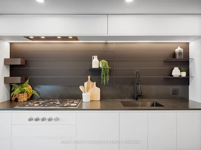 Additional image 11 of 533 Richmond St Unit Ph2