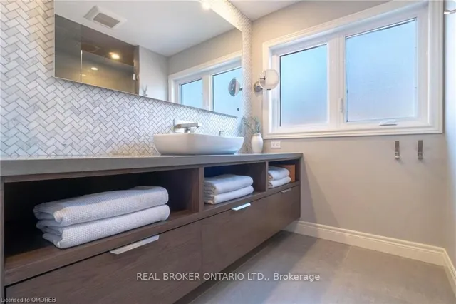 Additional image 20 of 1621 Bayshire Dr