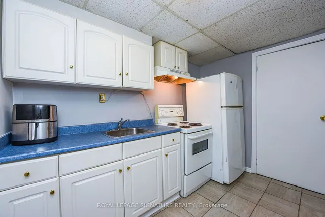 Additional image 32 of 4 Greenleaf Cres