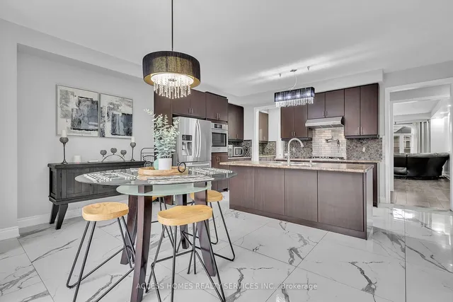 Additional image 19 of 88 Lola Cres